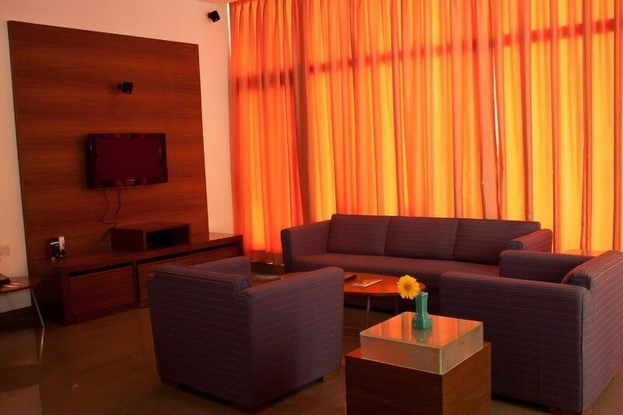 Hotel Parc Estique Пуне Екстер'єр фото