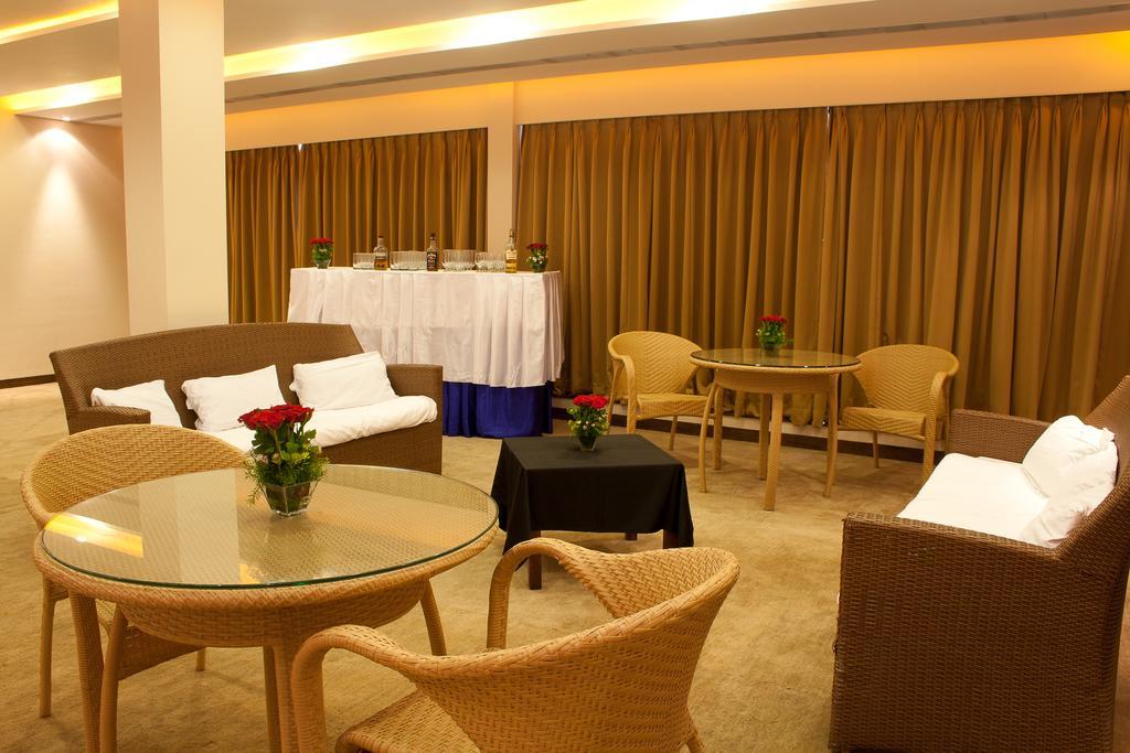 Hotel Parc Estique Пуне Екстер'єр фото