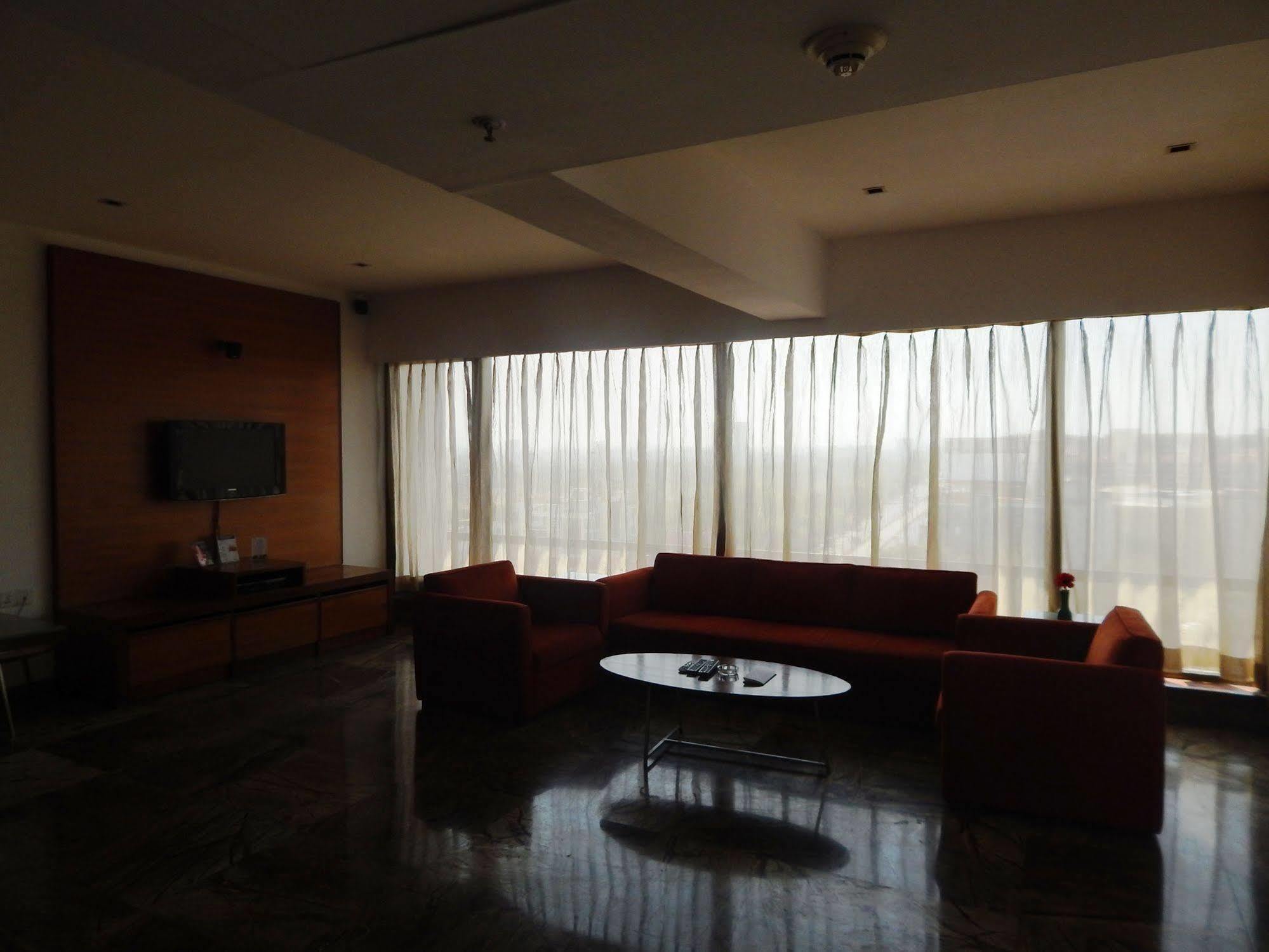 Hotel Parc Estique Пуне Екстер'єр фото