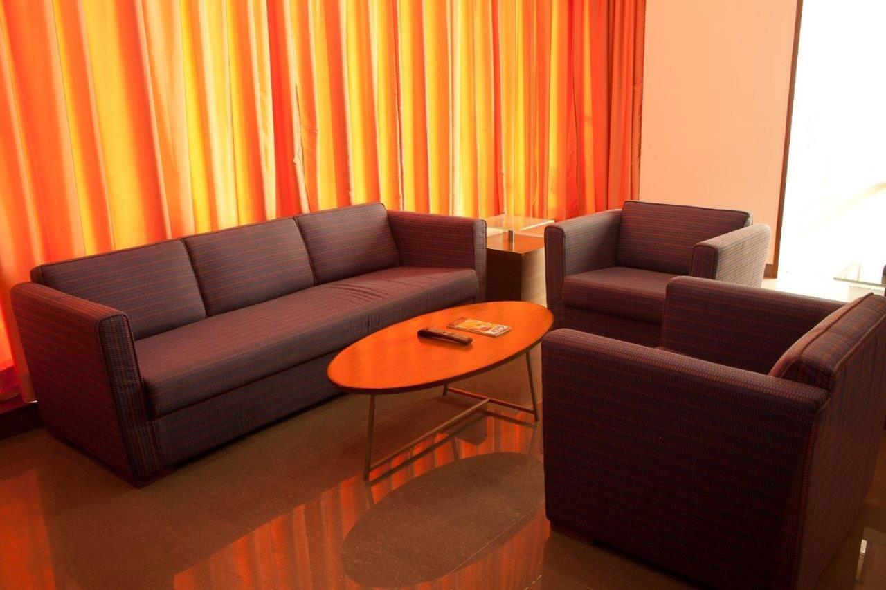 Hotel Parc Estique Пуне Екстер'єр фото